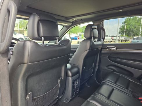 Used 2019 Jeep Grand Cherokee Limited w/ Luxury Group II RWD image 17