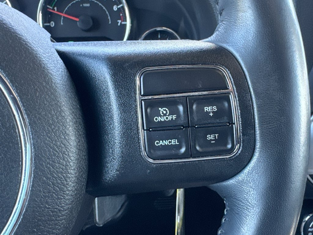Used 2017 Jeep Wrangler Unlimited Sahara w/ Connectivity Group AWD/4WD image 22