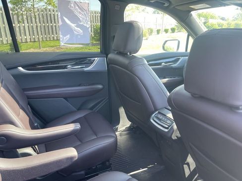Certified 2023 Cadillac XT6 Premium Luxury w/ LPO, Floor Liner Package AWD/4WD image 29