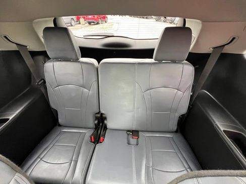 Used 2020 Buick Enclave Essence w/ Sport Touring Edition FWD image 23