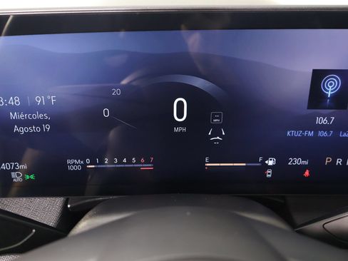 Used 2026 Buick Enclave Sport Touring w/ Power Package FWD image 4