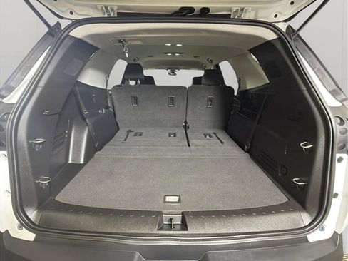 Used 2020 Chevrolet Traverse LS FWD image 29
