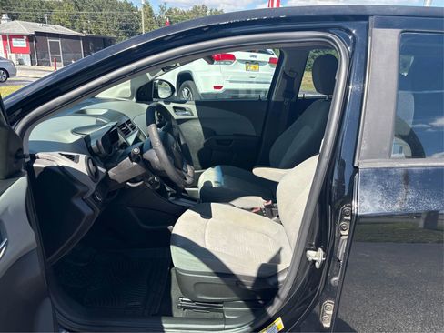 Used 2012 Chevrolet Sonic LS image 9