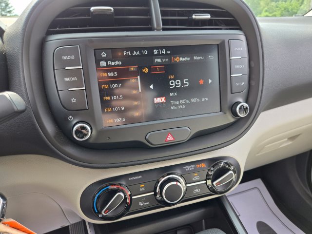 Used 2025 Kia Soul LX w/ LX Technology Package FWD image 23