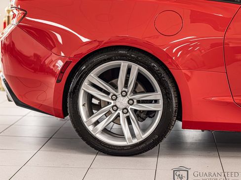 Used 2017 Chevrolet Camaro LT RWD image 10