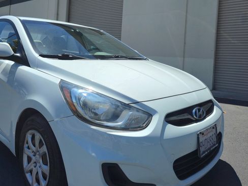 Used 2014 Hyundai Accent GLS FWD image 3