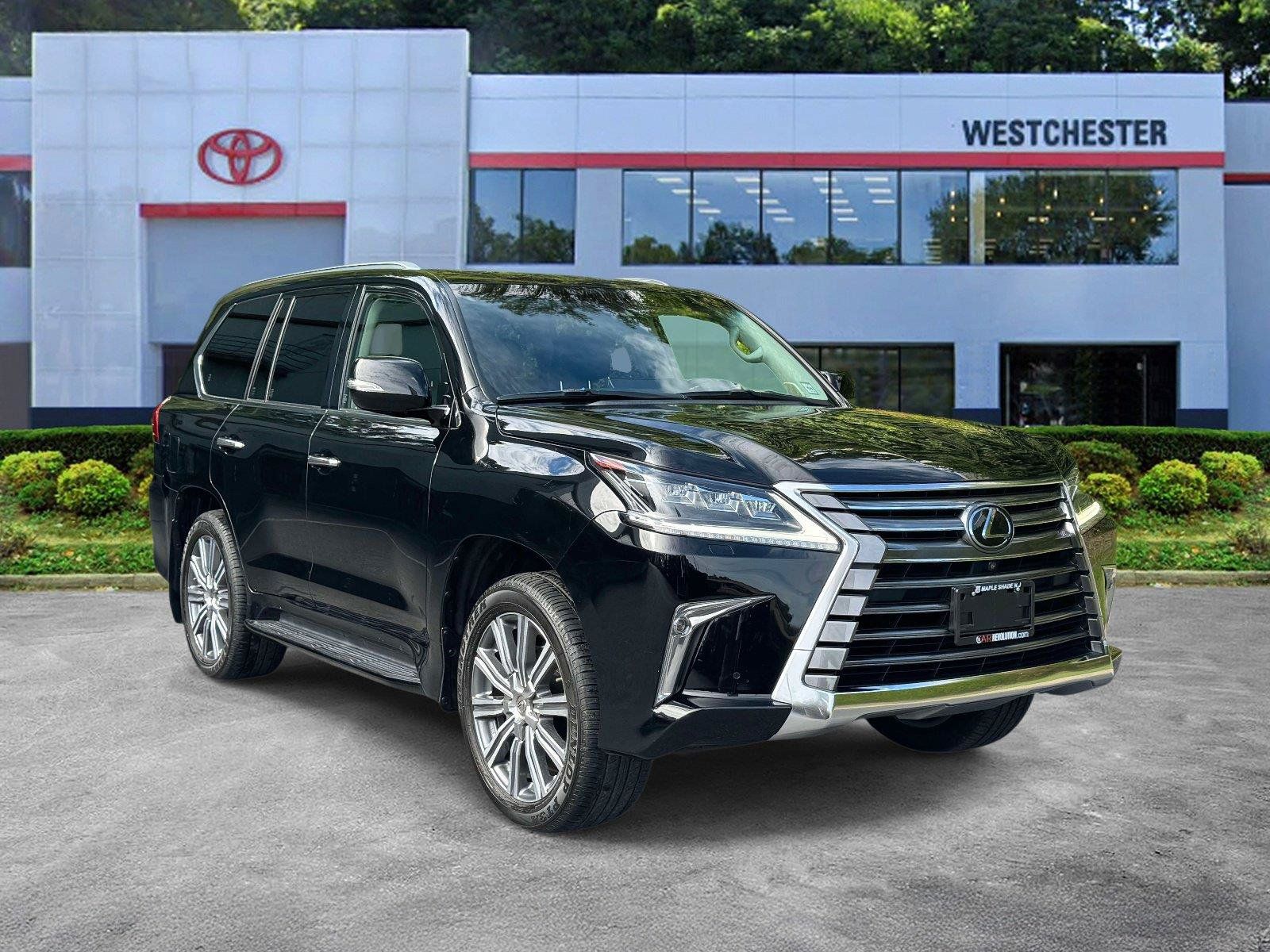 Used 2017 Lexus LX 570 4WD w/ Luxury Package image 2
