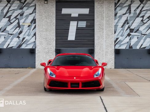 Used 2017 Ferrari 488 GTB image 3