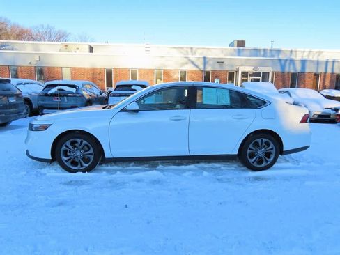 Certified 2023 Honda Accord EX image 3