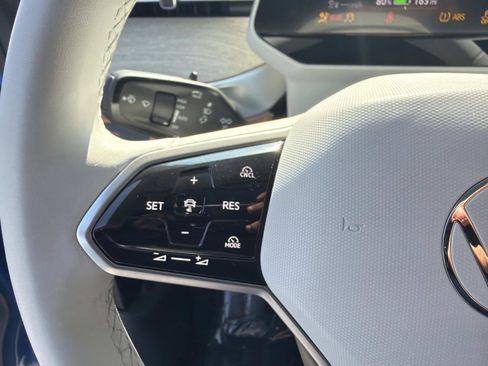 Certified 2025 Volkswagen ID. Buzz Pro S Plus AWD/4WD image 17