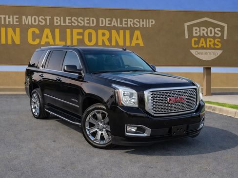 Used 2016 GMC Yukon XL Denali image 1