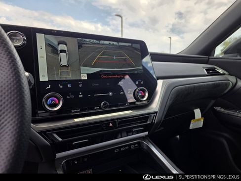 New 2026 Lexus TX 500h AWD image 18