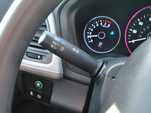 Used 2020 Honda HR-V LX image 21