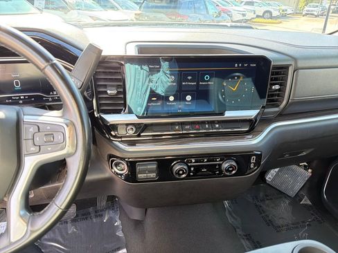 Used 2024 Chevrolet Silverado 2500 LT image 17