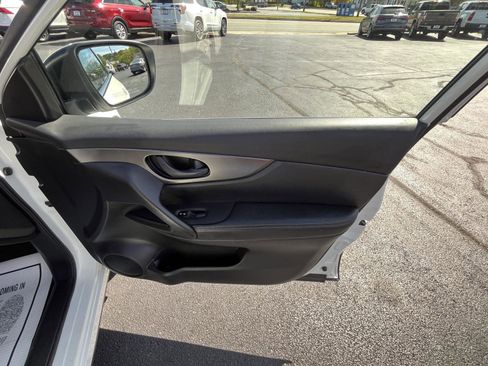 Used 2017 Nissan Rogue Sport S w/ S Appearance Package image 15