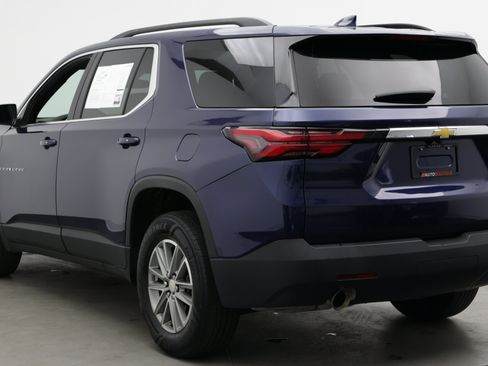 Used 2023 Chevrolet Traverse LT FWD image 5