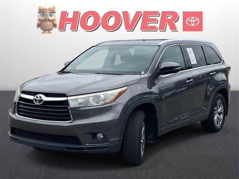 Used 2015 Toyota Highlander XLE image 6