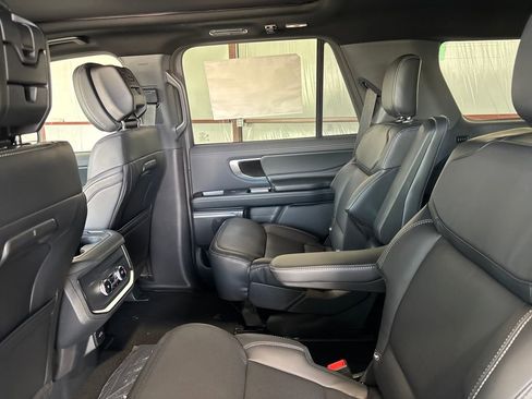 New 2026 Ford Expedition Platinum image 12