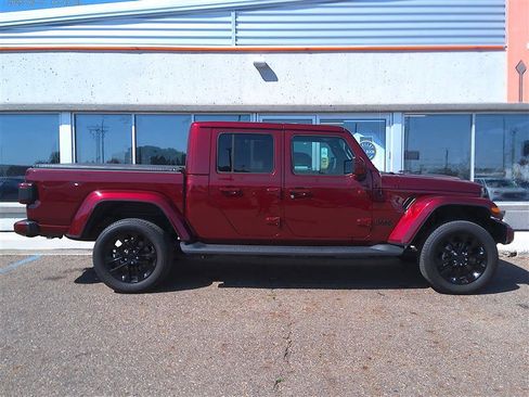 Used 2021 Jeep Gladiator Overland AWD/4WD image 5