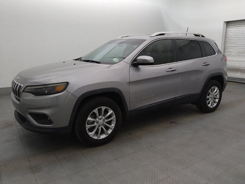 Used 2019 Jeep Cherokee Latitude w/ Popular Appearance Group AWD/4WD image 2