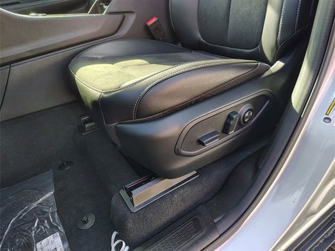 New 2025 Jeep Grand Cherokee Altitude image 14