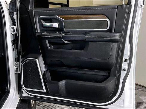 Used 2024 RAM 2500 Laramie image 25