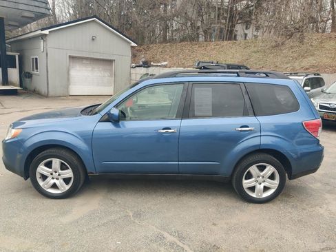 Used 2010 Subaru Forester 2.5X Premium AWD/4WD image 3