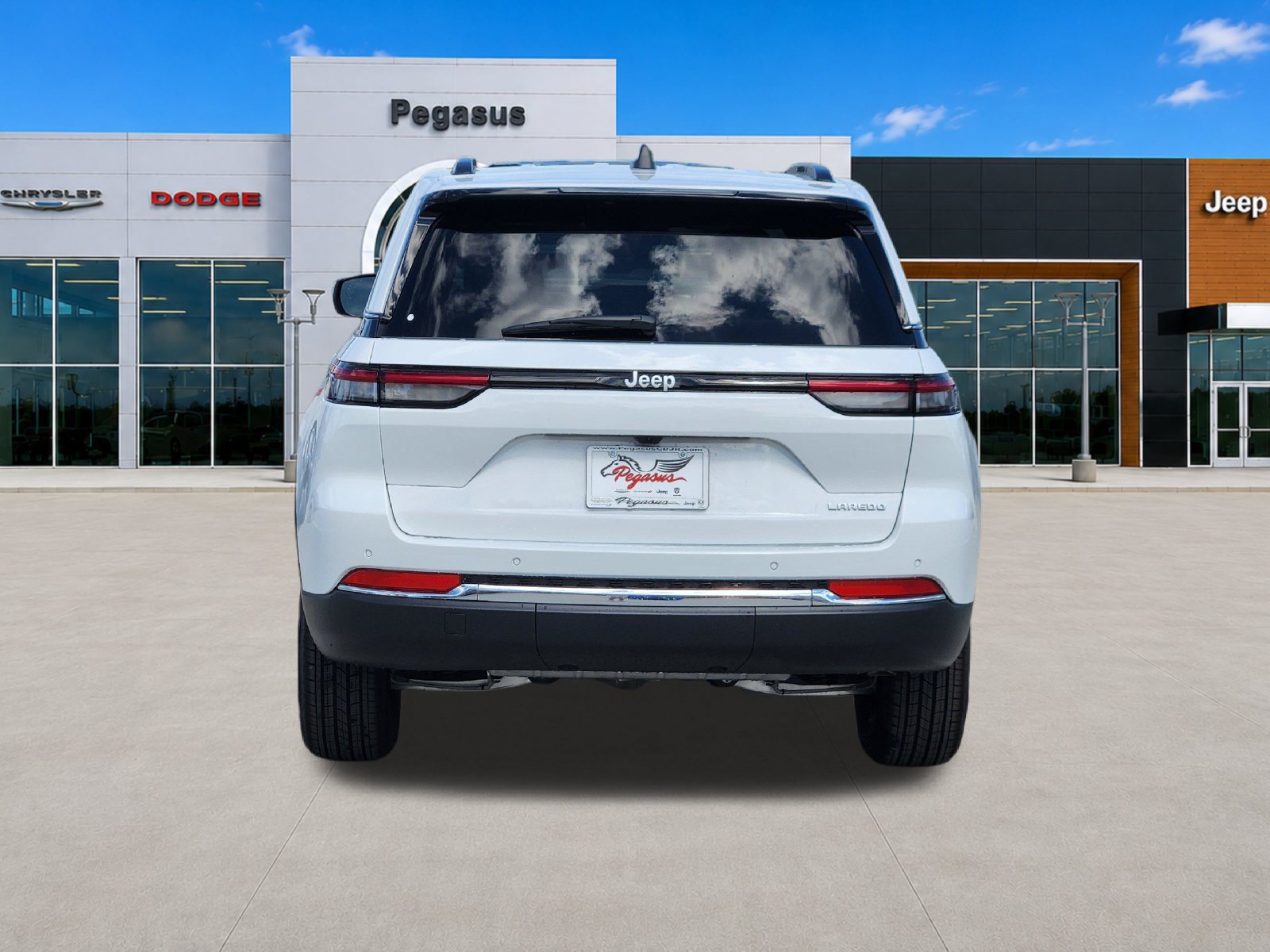 New 2027 Jeep Grand Cherokee Laredo X RWD image 7