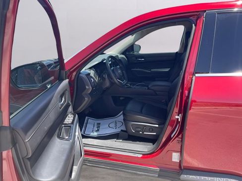 Certified 2024 Nissan Pathfinder SL FWD image 29