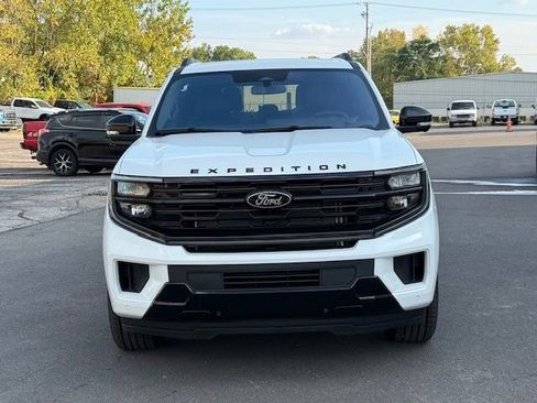 New 2025 Ford Expedition Max Platinum w/ Stealth Performance Package image 11