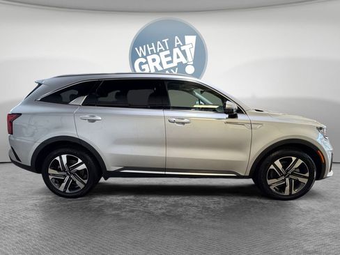 Used 2023 Kia Sorento EX AWD/4WD image 2