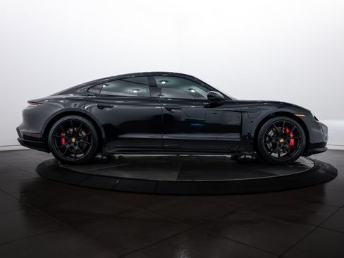 Certified 2022 Porsche Taycan GTS image 8