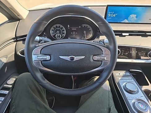 Used 2025 Genesis GV70 2.5T AWD/4WD image 19