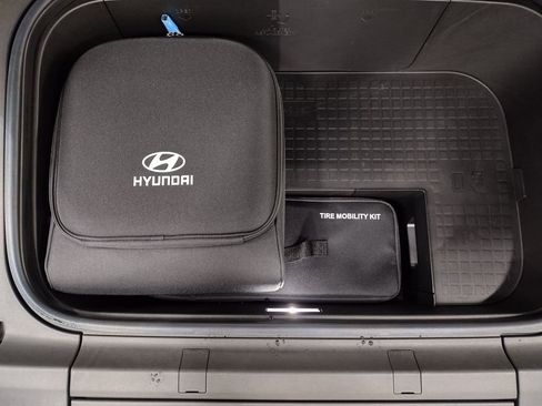 New 2026 Hyundai Ioniq 9 SEL w/ Tow & Go Package AWD/4WD image 6