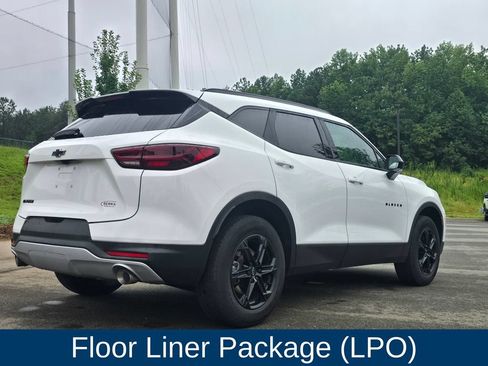 Used 2023 Chevrolet Blazer LT w/ Convenience Package FWD image 3
