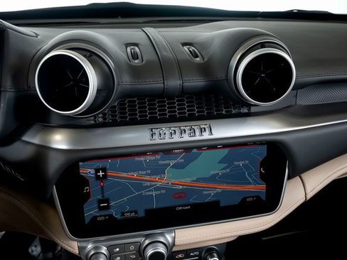 Used 2019 Ferrari Portofino image 42