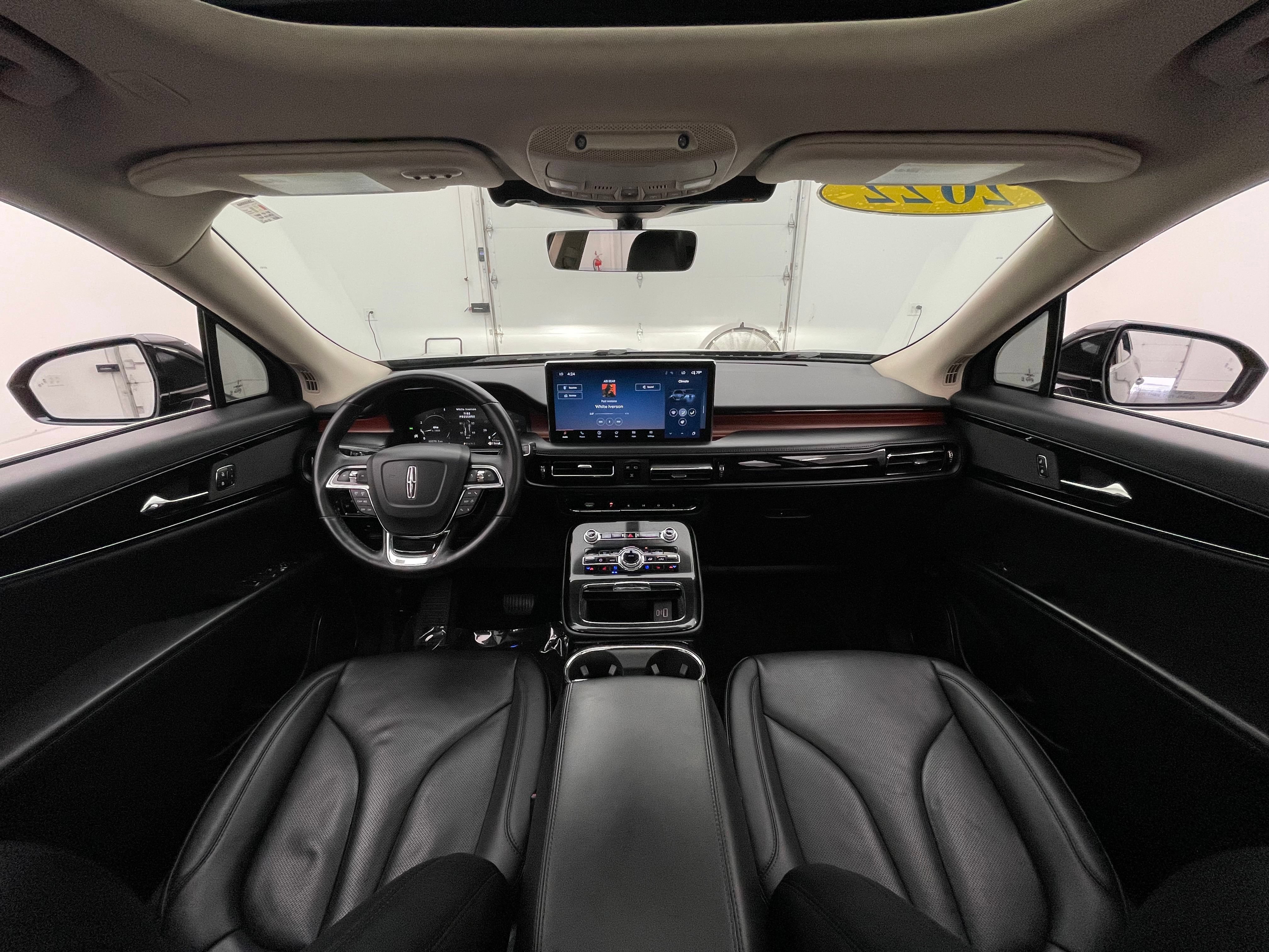 Used 2022 Lincoln Nautilus Reserve FWD image 3