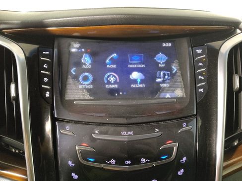 Used 2019 Cadillac Escalade ESV Premium Luxury w/ Escalade Sport Edition AWD/4WD image 25