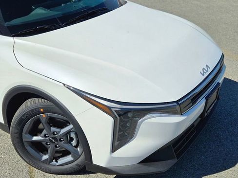 New 2026 Kia K4 FWD image 4