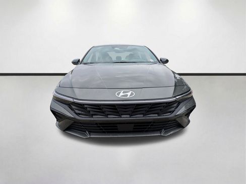 New 2026 Hyundai Elantra SEL Sport FWD image 9