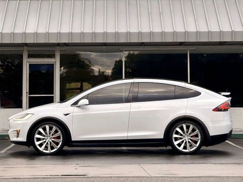 Used 2017 Tesla Model X P100D image 5