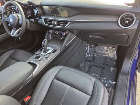Used 2023 Alfa Romeo Stelvio Ti image 17