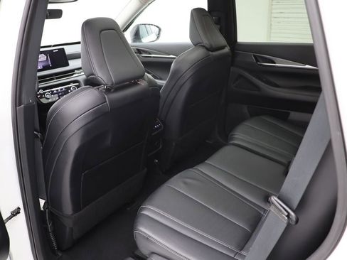 Used 2024 INFINITI QX60 Luxe image 11