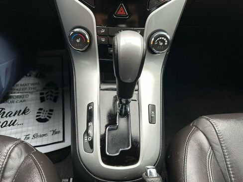 Used 2014 Chevrolet Cruze LT image 16