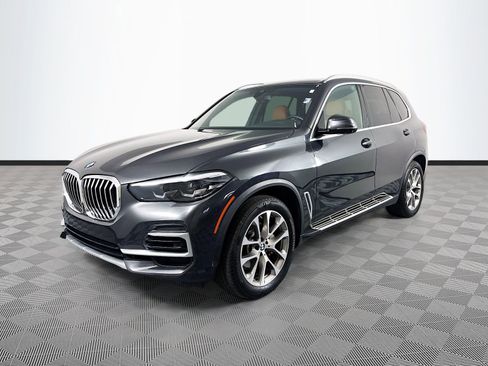 Used 2023 BMW X5 xDrive40i w/ Parking Assistance Package AWD/4WD image 3