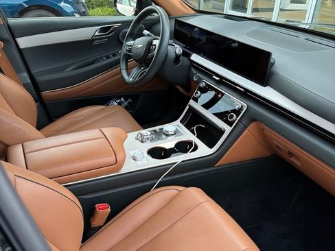 Used 2025 Genesis GV80 3.5T Advanced AWD/4WD image 5