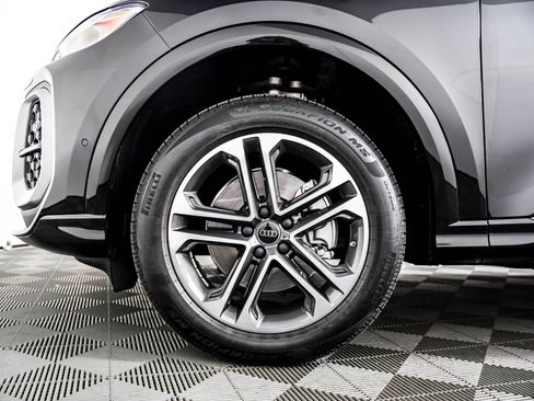 Certified 2026 Audi Q5 Premium AWD/4WD image 6