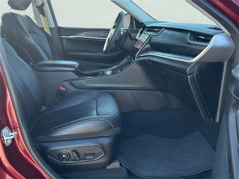 Used 2023 Jeep Grand Cherokee L Limited w/ Luxury Tech Group II image 11