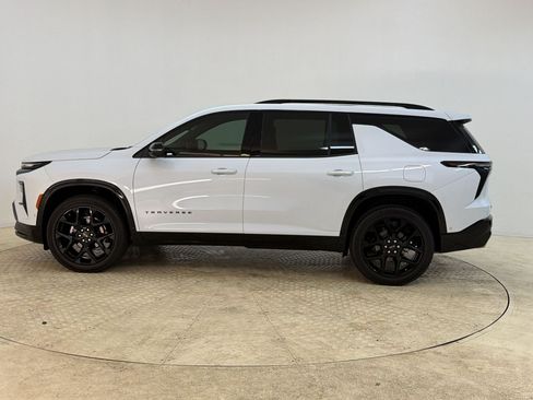Used 2026 Chevrolet Traverse RS w/ LPO, Floor Liner Package AWD/4WD image 2