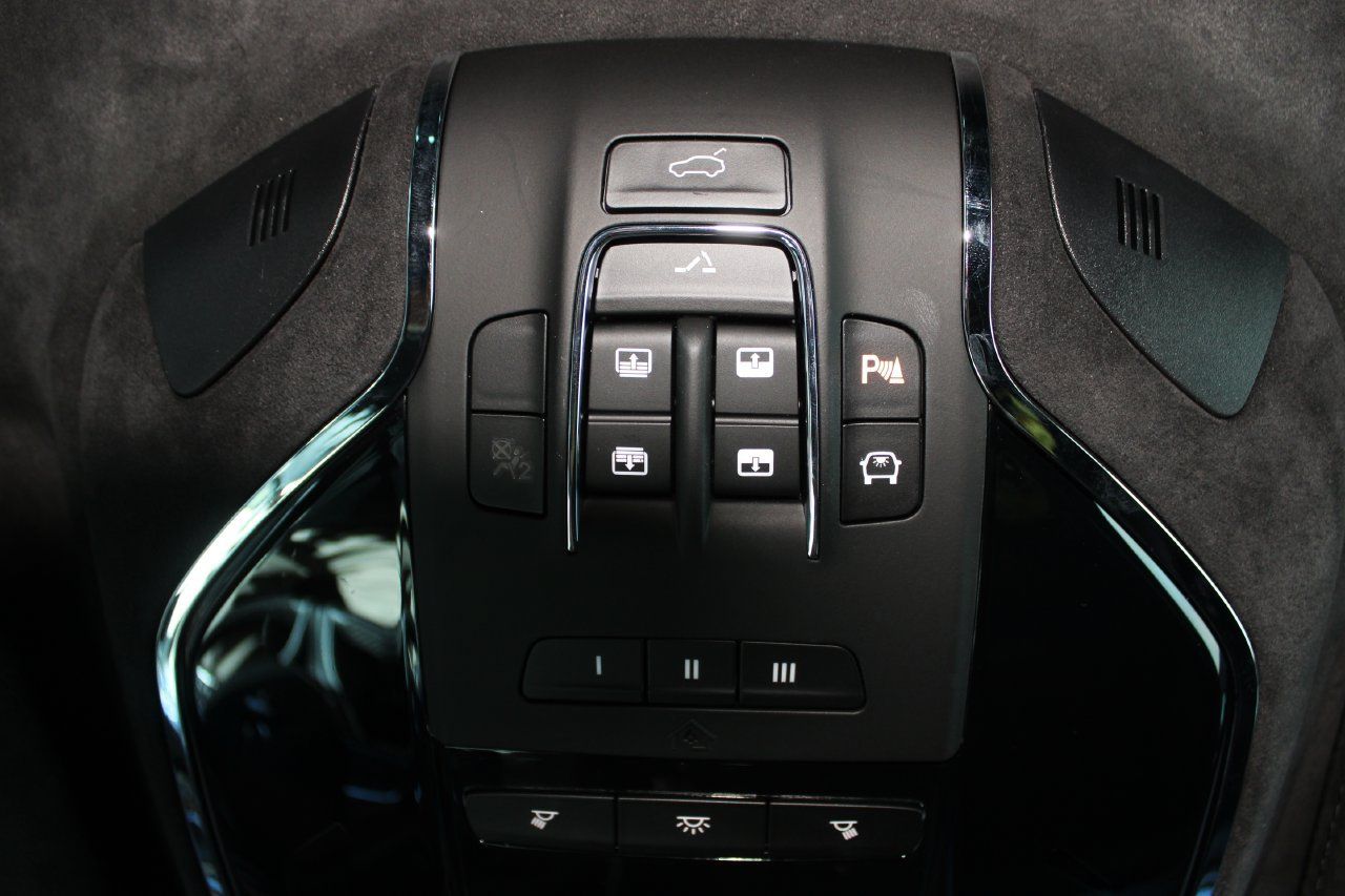 Used 2019 Maserati Levante GTS AWD/4WD image 33